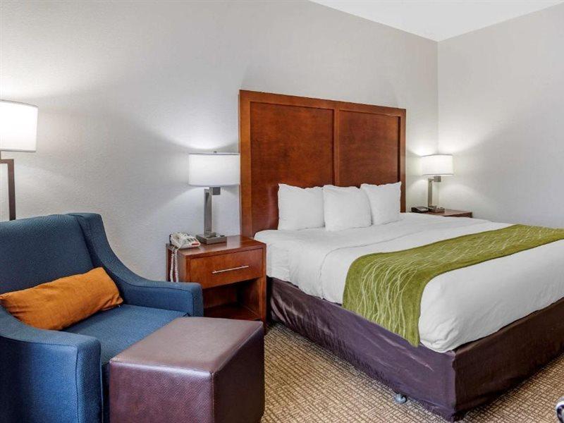 Comfort I-40 Inn 2*