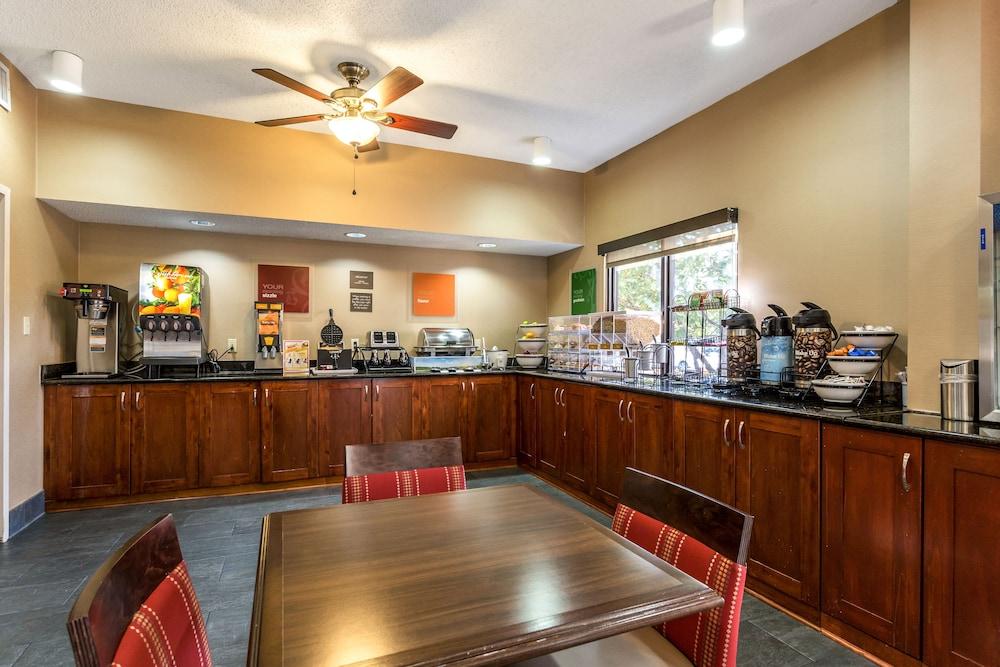Comfort I-40 Inn Brownsville